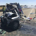 Escenario de un accidente en la carretera nacional 122 a su paso por Cerezal de Aliste (Zamora).-MARIAN MONTESINOS / EFE