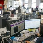La zona de atención al cliente es conocida como el 112. Atienden pedidos, gestión de envíos facturación. Todo en La Casa del Electrodomestico, a excepción de SE, se gestiona en Burgos. TOMÁS ALONSO