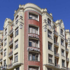 El edificio se edificó en los años 30 y necesita ser restaurado tanto para dedicarlo a hotel como a viviendas.-RAÚL G. OCHOA