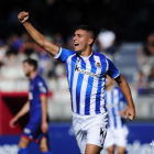 Karrikaburu, uno de los jugadores más cotizados en el mercado de cesiones, celebra un gol con el Sanse. LALIGA