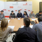 Esther Peña presidió ayer la primera reunión de la recién elegida Comisión Ejectutiva Provincial del PSOE que nombró a los coordinadores de la campaña.-ISRAEL L. MURILLO