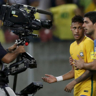 Luis Suarez y Neymar, en el Brasil-Uruguay de las eliminatorias del Mundial-2018.-REUTERS