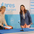 Ana Bernabé (i) y Gema Conde, números ocho y dos, respectivamente, de la candidatura popular.-ISRAEL L. MURILLO