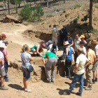Exhumación en una de las fosas comunes en las que se encontraba uno de los seis ajusticiados de Vilviestre.-ECB