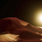 Rihanna, con transparencias, en el videoclip 'Kiss is better'.-INSTAGRAM