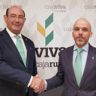 Agustín Colino yJavier Casado se estrechan la mano.-ICAL