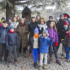 Los miembros de Rayuela posan en el Castillo preparados para un paseo interpretativo a través de los árboles singulares de Burgos. La excursión se celebró el pasado día 6.-ISRAEL L. MURILLO