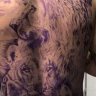 La espectacular espalda de Lorenzo Insigne tras el tatuaje de toda una familia de leones.-/ FACEBOOK ENZO BRANDI TATTOOING