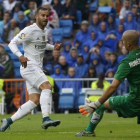 Jesé marca un gol al Levante durante un partido de la temporada pasada.-DAVID CASTRO