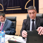 A la derecha, Rafael Barbero, durante su comparecencia en la comisión.-ICAL