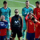La selección española, antes de hacerse la foto oficial.-AFP / PIERRE-PHILIPPE MARCOU