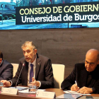 El rector de la Universidad, Manuel Pérez Mateos, durante la sesión del consejo. UBU