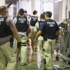 Estados Unidos había dicho que los 680 inmigrantes que fueron detenidos pasarían a custodia del Servicio de Inmigración (ICE).-ICE