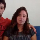 Belén Mirallas, al lado del amigo "Capu", en el vídeo que ha subido en su cuenta de Facebook, el 27 de diciembre de 2016.-FACEBOOK
