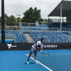 Nicolás Álvarez ejecuta un servicio en el Open de Australia-ECB