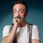 El actor y humorista Santi Rodríguez está ingresado en un hospital tras sufrir un trombo en la arteria esplénica.-EL PERIÓDICO