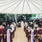 Boda civil celebrada en el hotel Montermoso, que también aprecia un descenso de ceremonias religiosas.-MONTERMOSO