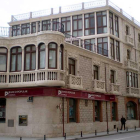 El hotel Villa de Aranda se ubica en uno de los edificios más emblemáticos de la zona centro de la ciudad.-L.V.