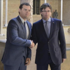 El 'president' Carles Puigdemont y el líder de Ciudadanos, Albert Rivera.-FERRAN SENDRA