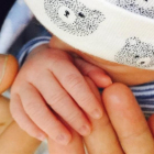 El hijo de Iñaki López y Andrea Ropero, presentadores de La Sexta noche, el día de su nacimiento.-ANDREA ROPERO / TWITTER