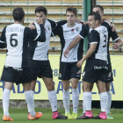 Los jugadores del Burgos celebran uno de los goles.-JARCHA