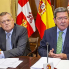 Rodríguez (izq) y Rico (dch) avanzaron ayer las líneas generales del presupuesto que prevé aprobarse para 2020.-S. O.
