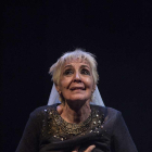 Concha Velasco, durante una función de ‘Reina Juana’.-Olmo Calvo