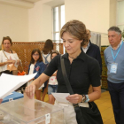 La ministra en funciones de Agricultura, Alimentación y Medio Ambiente, Isabel García Tejerina, vota en Valladolid-ICAL