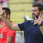 Estévez corrige a sus jugadores.-ISRAEL L. MURILLO
