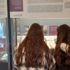 Un centenar de alumnos del IES ‘Enrique Flórez’ de Burgos visita la exposición ‘Literatura en clave de mujer. Diez escritoras de Castilla y León’. ECB