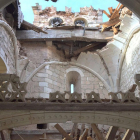 El viento derribó la espadaña de la iglesia de Villangómez.-ECB