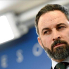 El presidente de Vox, Santiago Abascal, en rueda de prensa en el Congreso-VICTOR LERENA (EFE)