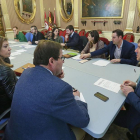 Imagen de archivo de una de las reuniones del consejo de administración de Parkmusa.-ISRAEL L. MURILLO