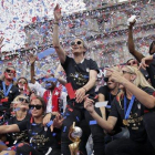 Megan rapinoe celebra en el City Hall de Nueva York el triunfo en el Mundial.-SETH WENIG/ AP