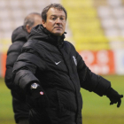 Ángel Viadero gesticula durante el choque que jugó el Burgos CF ante el Somozas-ISRAEL L. MURILLO