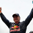 Carlos Sainz celebra su segunda victoria en el Dakar-ANDRES STAPFF (REUTERS)