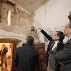 Sáiz (centro) durante la visita realizada al templo en 2015.-G. G.