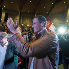 Pedro Sánchez en un encuentro con militantes celebrado en Ourense.-BRAIS LORENZO
