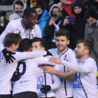 Los jugadores del Burgos CF celebran uno de los goles que consiguieron ante el Real Avilés.-ISRAEL L. MURILLO