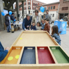 Jaime Mateu jugando con unos niños en el acto de campaña dedicado a las familias.-RAÚL G. OCHOA