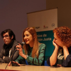 César López, Aitana Hernando y Laura Martín, en Miranda, durante la presentación de ayudas para empresarios. TWITTER