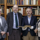 De izquierda a derecha: Isaac Rilova, José Manuel López Gómez, René Jesús Payo y María Jesús Jabato, miembros de la junta directiva de la academia burgalesa. SANTI OTERO