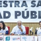 El alcalde de Pradoluengo, Antonio Araúzo (derecha) se sumó a la manifestación contra los recortes.-RAÚL G. OCHOA