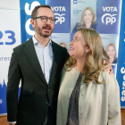 Javier Maroto ha mantenido un encuentro sobre su experiencia municipal en Vitoria con la candidatura de Cristina Ayala al Ayuntamiento de Burgos.