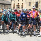 Imagen de la salida de la primera etapa de la Vuelta a Burgos femenina 2023.