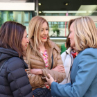 Aitana Hernando, junto a Esther Peña y la ministra de Educación, Pilar Alegría.