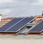 Paneles de energía solar en un edificio de viviendas en la capital burgalesa.