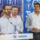 El portavoz del Partido Popular en el Senado, Javier Maroto, comparece en rueda de prensa acompañado de los candidatos al Congreso y Senado por Burgos