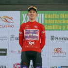 Jetse Bol sube al podio en Soria como líder de la clasificación de la montaña.