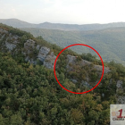 La imagen del helicóptero muestra el lugar donde se quedó atrapada la joven montañera.